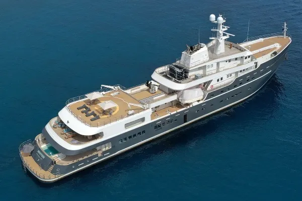 Aqua Expeditions revela detalles de nueva temporada ártica de verano hacia Svalbard y el Círculo Polar Ártico