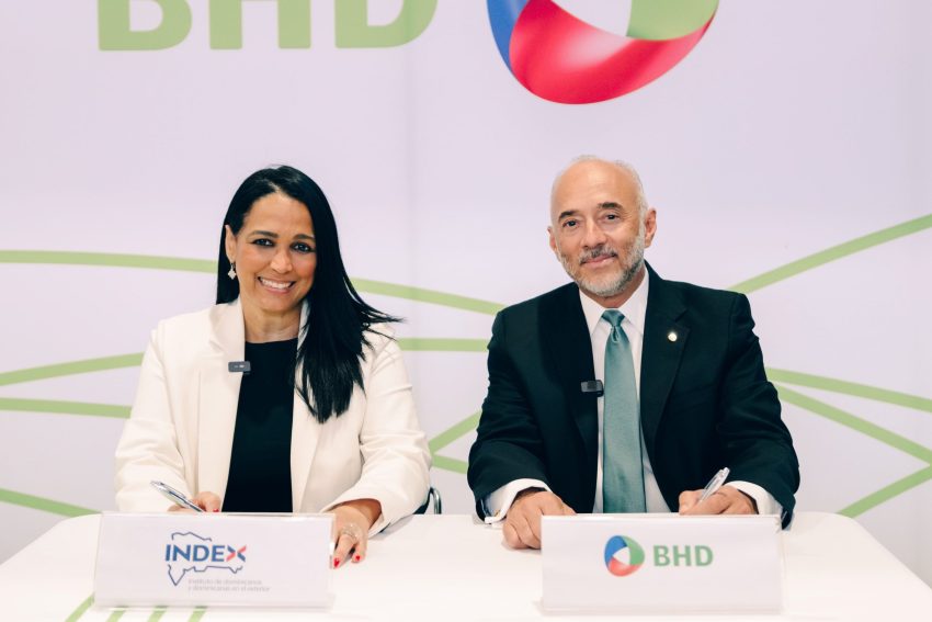 BHD e INDEX firman acuerdo en apoyo a diáspora de la RD