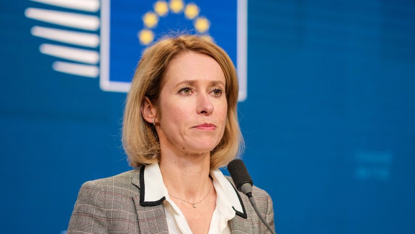 La UE está "muy contenta" por las sanciones estadounidenses contra petroleras rusas