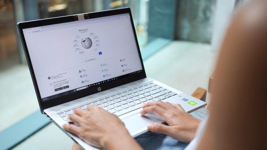 La inteligencia artificial pone en riesgo a Wikipedia