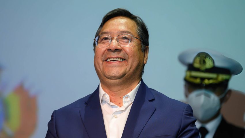 Luis Arce felicita a Rodrigo Paz por la victoria en las presidenciales de Bolivia