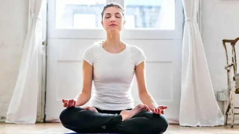 Perder la concentración al meditar no es un fallo, es justo lo que tu mente necesita