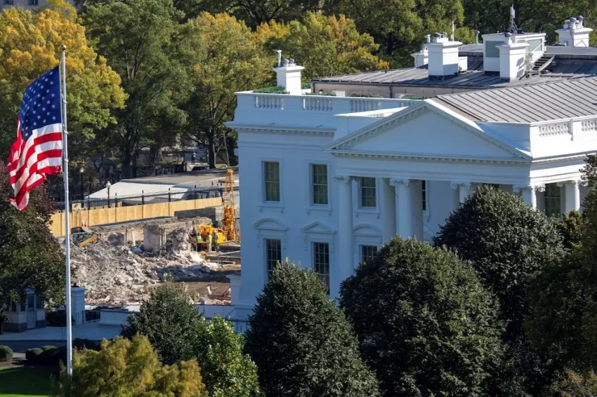 CASA BLANCA DESPIDE AL COMITÉ QUE VIGILABA LOS PROYECTOS DE CONSTRUCCIÓN DE TRUMP EN WASHINGTON