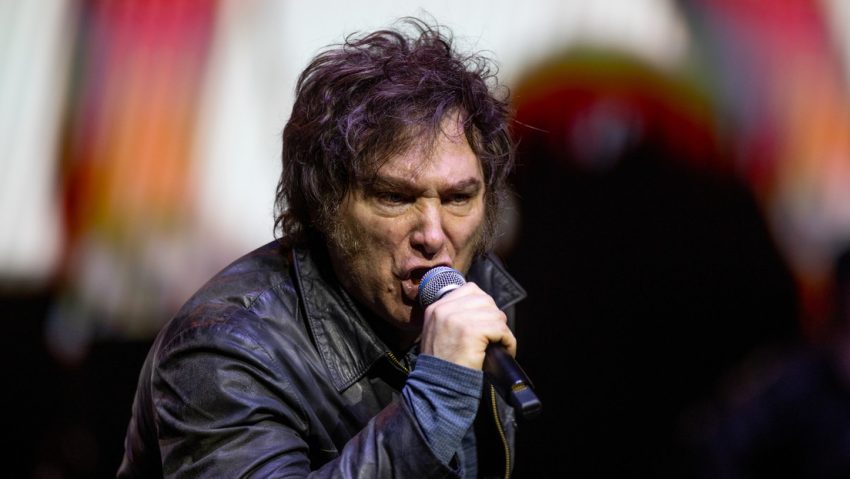 Milei antes de su cita con Trump: "Nos van a salir dólares por las orejas"