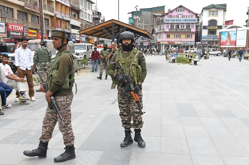 Pakistán advierte a India que una escalada fronteriza podría derivar en devastación catastrófica