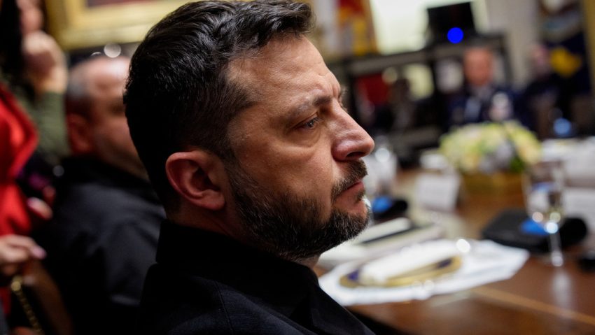 Político francés: Zelenski "no consiguió absolutamente nada" en EE.UU.