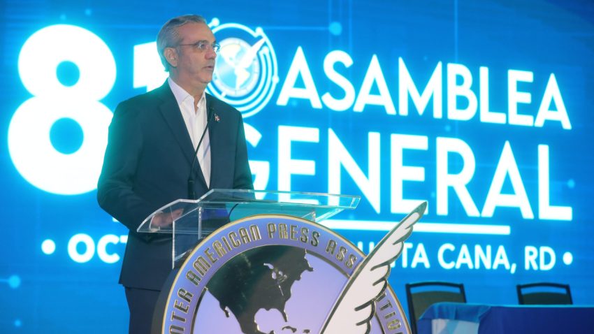 Presidente Abinader: "La libertad de prensa es fundamental para la democracia"