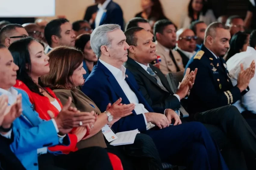 El Presidente  deja inaugurada asamblea mundial sobre derechos de los consumidores