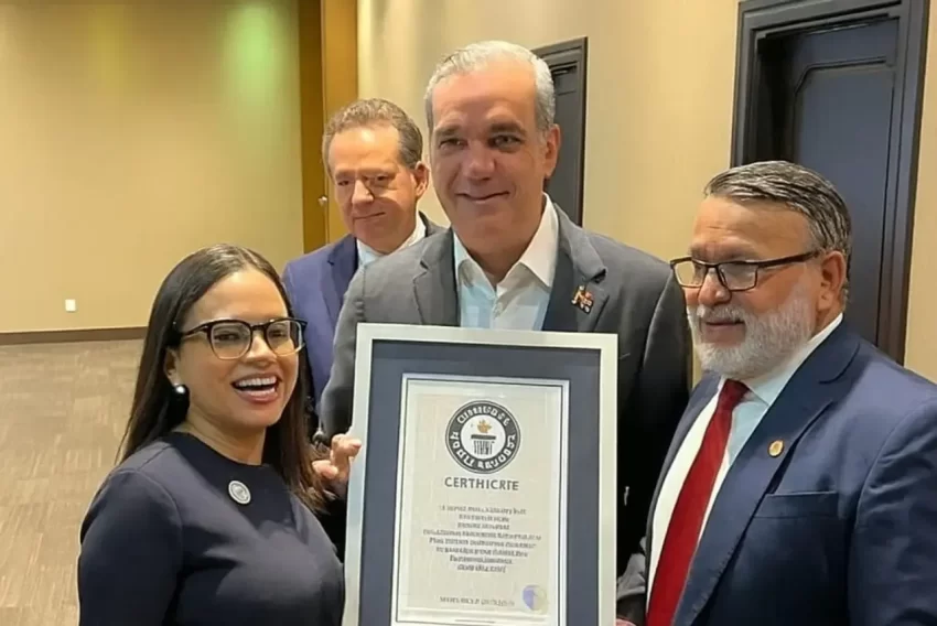 “Réplica y orgullo nacional: el presidente Luis Abinader felicita al restaurante Amigos Sea Food Steak House por lograr un Récord Guinness”