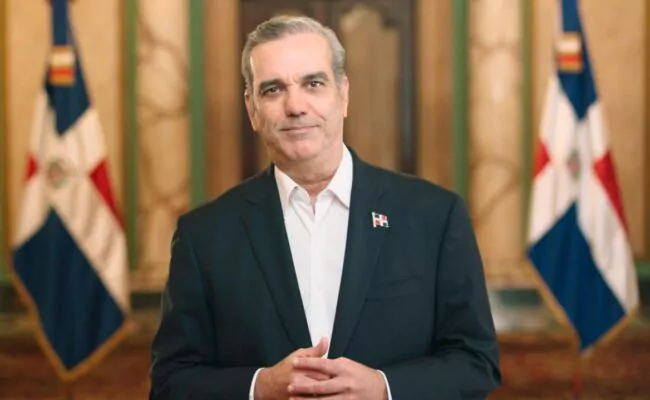 Presidente Abinader convoca para esta tarde a los organismos de emergencia debido al paso de una onda tropical que podría convertirse en ciclón