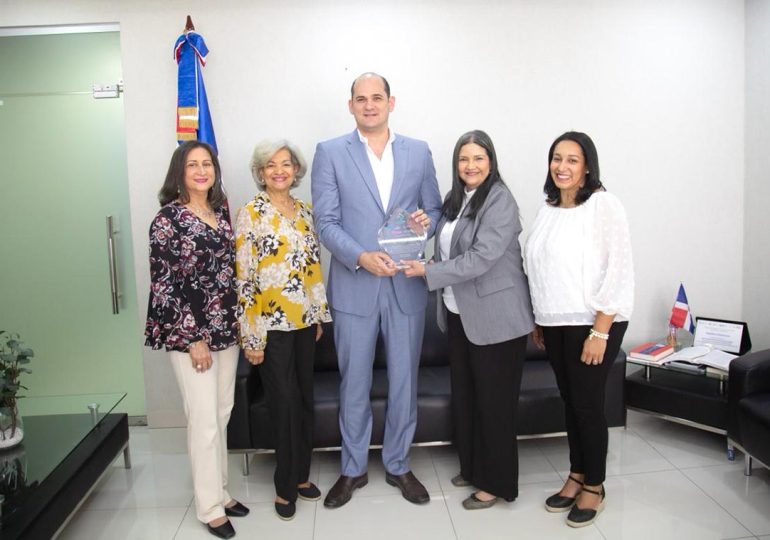 Pacientes de Alto Costo reconocen la labor de Adolfo Pérez al frente de Promese/Cal