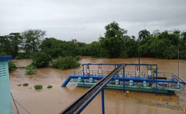 COE informa más de 275,000 usuarios qudan sin agua por efectos de las lluvias en 30 acueductos
