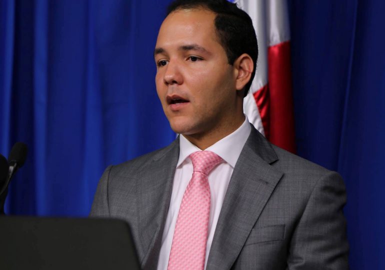 Johnny Pujols llama a jóvenes a integrarse a la política con compromiso