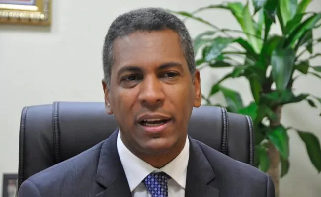 Demóstenes Martínez exige al Gobierno explicaciones por incremento "desproporcionado" en obra del arroyo Gurabo