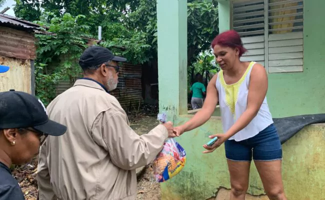 Desarrollo de la Comunidad lleva ayuda a zonas afectadas por Melissa