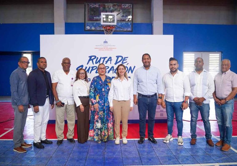 Gloria Reyes encabeza en Santiago clausura de jornada de inclusión de más de 2,500 nuevas familias en la Ruta de Superación