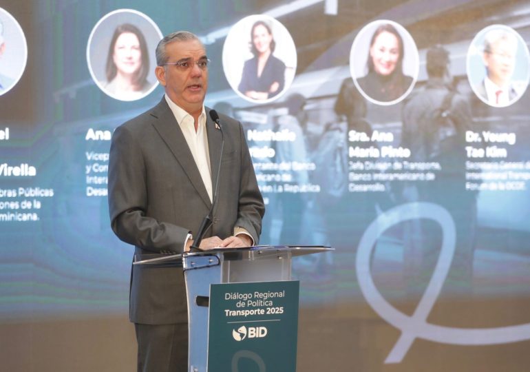 Abinader: "El Gobierno impulsa la mayor trasformación de la movilidad en la historia del país"