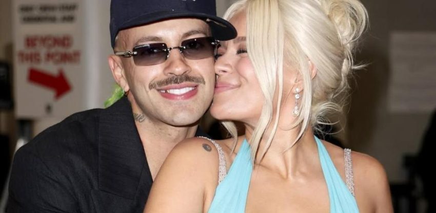 Karol G se habría referido a los rumores sobre el fin de su relación con Feid en su programa radial: esto dijo