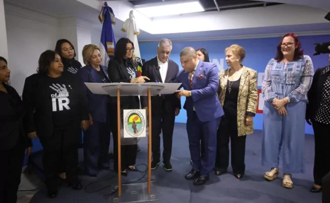 El Partido Revolucionario Dominicano se convierte en la primera organización política en respaldar la Reforma Integral “Déjala Ir”
