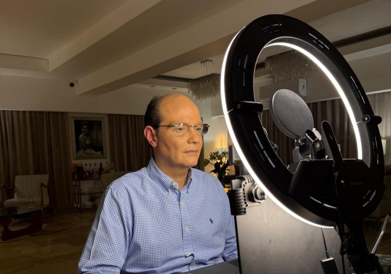 Ramfis denuncia boicot recurrente a sus transmisiones en vivo por Internet