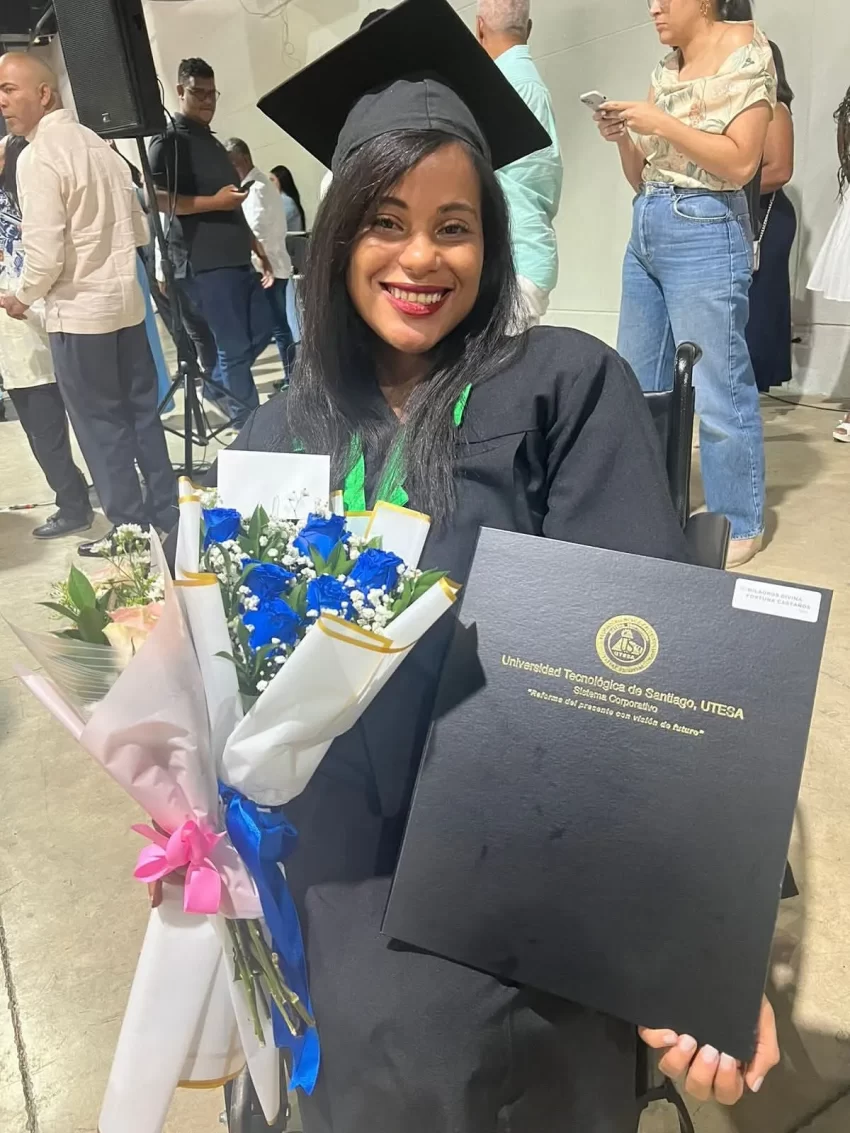 Milagros Fortuna Castaños cumple su sueño de graduarse en Psicología: un ejemplo de fe, perseverancia y amor propio