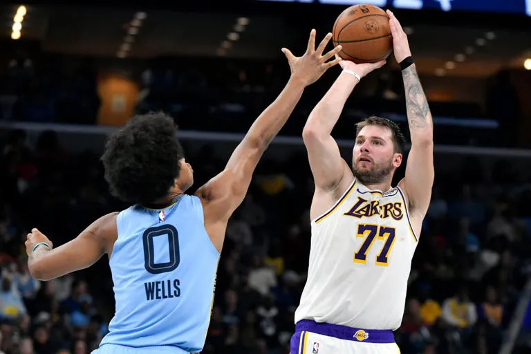 🔥 ¡LUKA DONČIĆ REGRESA COMO UNA BESTIA! ANOTA 44 PUNTOS Y LIDERA A LOS LAKERS EN TRIUNFO ÉPICO 117-112 SOBRE LOS GRIZZLIES