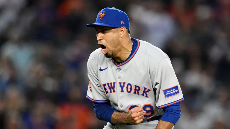 🧢🚀 “Edwin Díaz gana el Premio al Relevista del Año, evalúa 50 % de posibilidades de volver con los New York Mets en 2026”