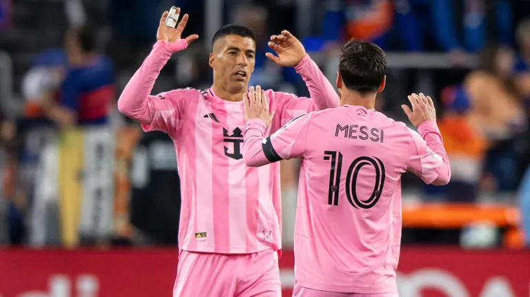 ⚡️ “Messi podría tener nuevo compañero en el ataque: ¿se va Suárez?”