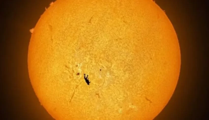 “Momento de precisión pura 📸: así se capturó la inédita imagen de un paracaidista alineado con el Sol”