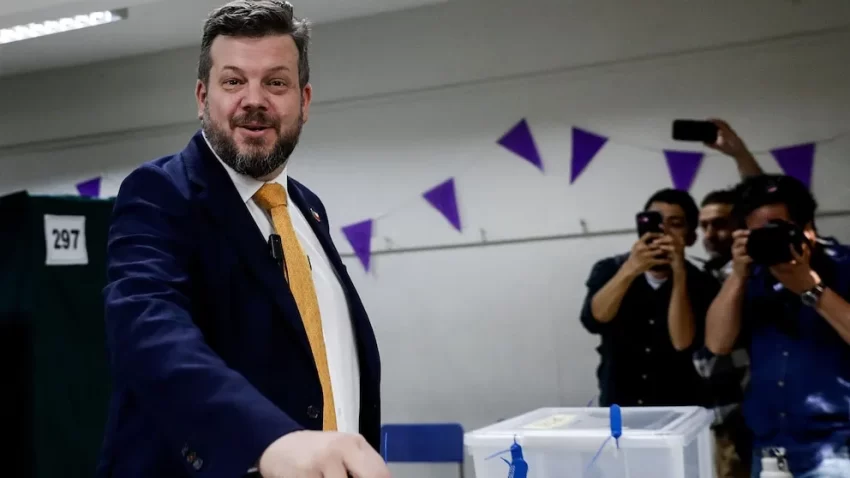 🗳️ Elecciones en Chile: Johannes Kaiser asegura que su “respaldo será irrestricto” al candidato que compita contra Jeannette Jara