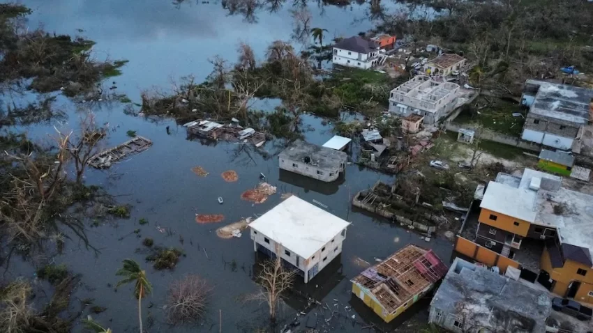 🔥 ¡POTENCIA BRUTAL! El huracán Melissa Causo deja al menos 50 muertos tras su paso por el Caribe y se convierte en el más fuerte de la temporada