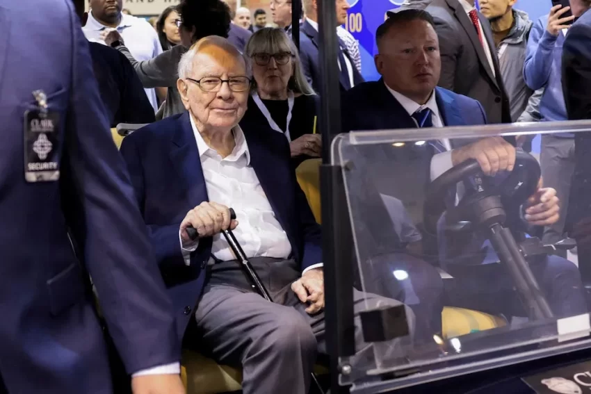 🧊 “Warren Buffett anuncia que se “va a quedar en silencio” y reducirá su exposición pública”