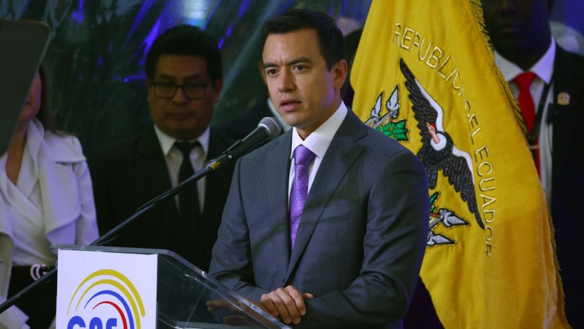 Sin bases militares: Noboa viaja a EE.UU. tras su derrota en la consulta popular