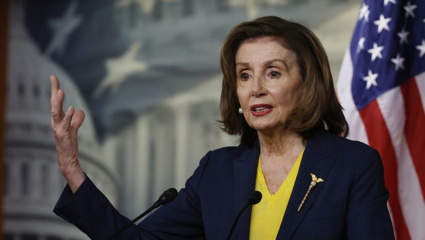 Trump reacciona al retiro de Nancy Pelosi