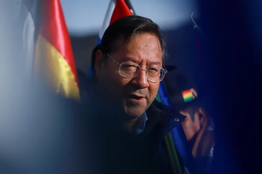 URGENTE 🇧🇴 El expresidente Luis Arce acepta pagar pensión familiar, pero niega reconocer la paternidad