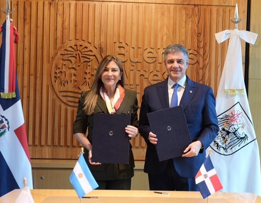 ARGENTINA: Carolina Mejía y Jorge Macri firman convenio
