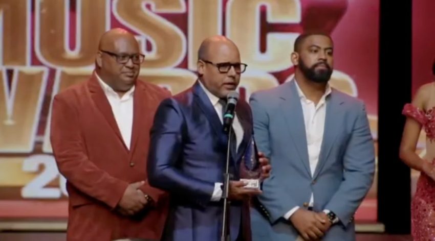 Este premio es de todos los que creen en un país mejor”: Francisco Tavárez tras recibir galardón a Mejor Nuevo Medio Digital