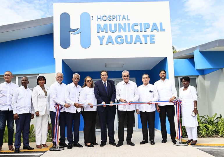Presidente Abinader entrega hospital totalmente remozado y nueva emergencia en Yaguate