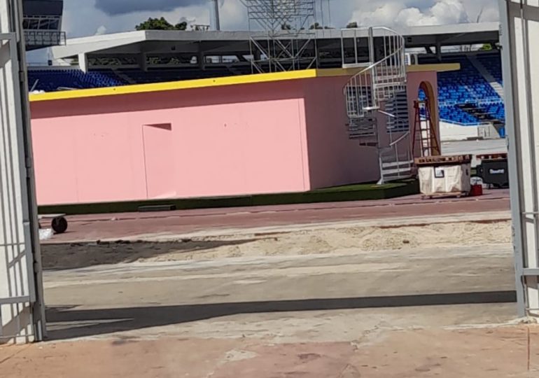 "La casita" de Bad Bunny instalada en el Estadio Olímpico Félix Sánchez
