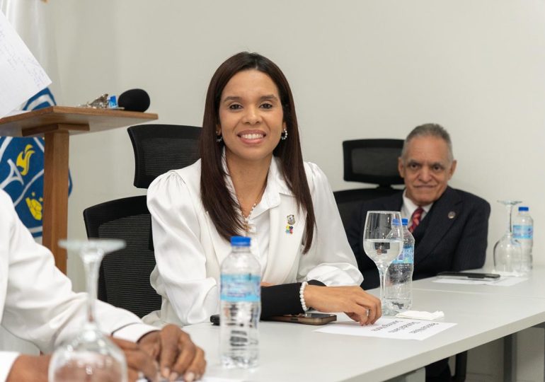 Diputada Patricia Núñez impulsa oportunidades educativas para jóvenes de Santo Domingo Norte con importante encuentro en UNISNORTE