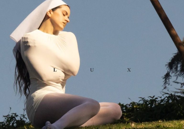 "Lux", el disco de Rosalía que une luz, espiritualidad y poder femenino en 13 idiomas