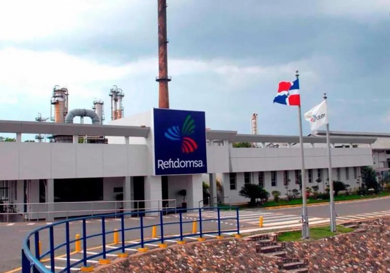 Refidomsa obtiene su primera licencia de reexportación de derivados de petróleo otorgada por el MICM