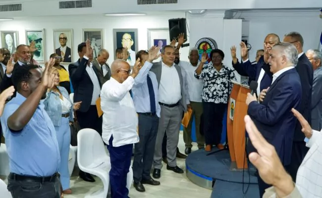 Miguel Vargas afirma que la mala gestión del Gobierno provoca el retorno de dirigentes al PRD
