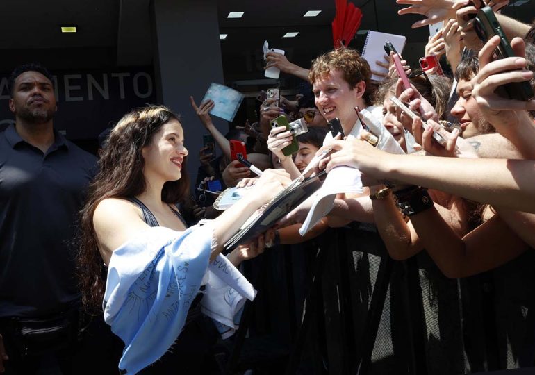 Rosalía sorprende con una visita sorpresa a Buenos Aires, donde "nació el cielo"