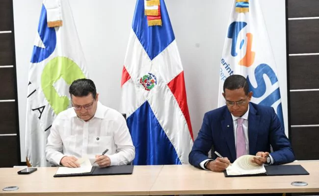 Superintendencia de Seguros y DGA firman convenio para fortalecer interoperabilidad y transparencia