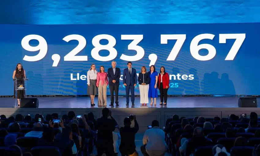 Turismo informa arribaron al país en 10 meses 9.2 MM de visitantes