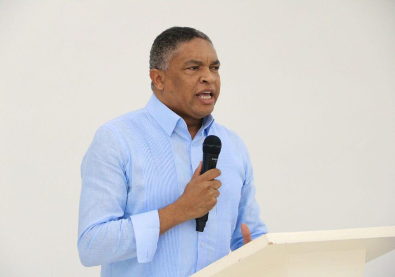 Yván Lorenzo exige al Gobierno explicar el aumento exorbitante del costo de terminación del hospital regional Ángel María Gatón