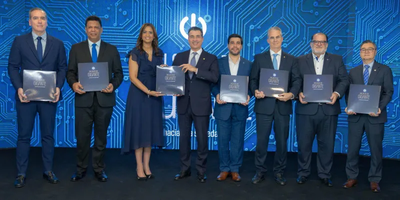 🇩🇴 Un legado de crecimiento: Banco Popular presenta el libro "Un salto gigante" en una gala institucional 📚