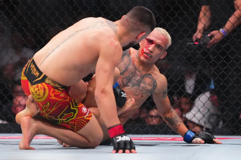 🥊 Épico cierre de año: Las finalizaciones más impactantes de la UFC en 2025, de Topuria a Oliveira 💥