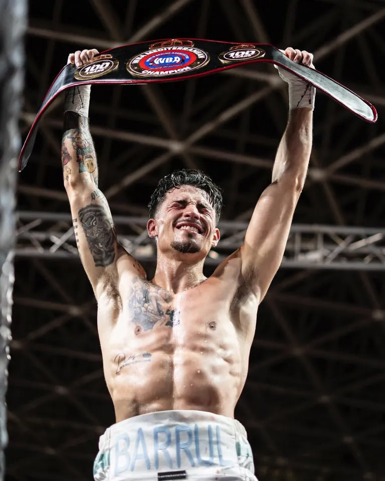Barrul se corona en León y “Falito” se alza como nuevo campeón europeo de boxeo 🥊🏆